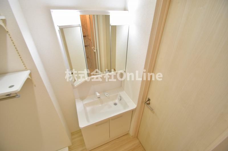 東大阪市御厨南２丁目のアパートの独立洗面台