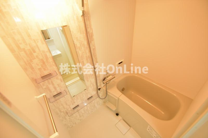 東大阪市御厨南２丁目のアパートの浴室