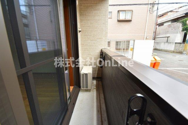 東大阪市南四条町のアパートのバルコニー