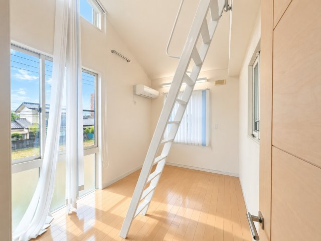 小山市大行寺｜セキスイハイム施工、花火と外気浴を愉しむ家の洋室