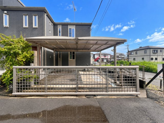 小山市大行寺｜セキスイハイム施工、花火と外気浴を愉しむ家の駐車場
