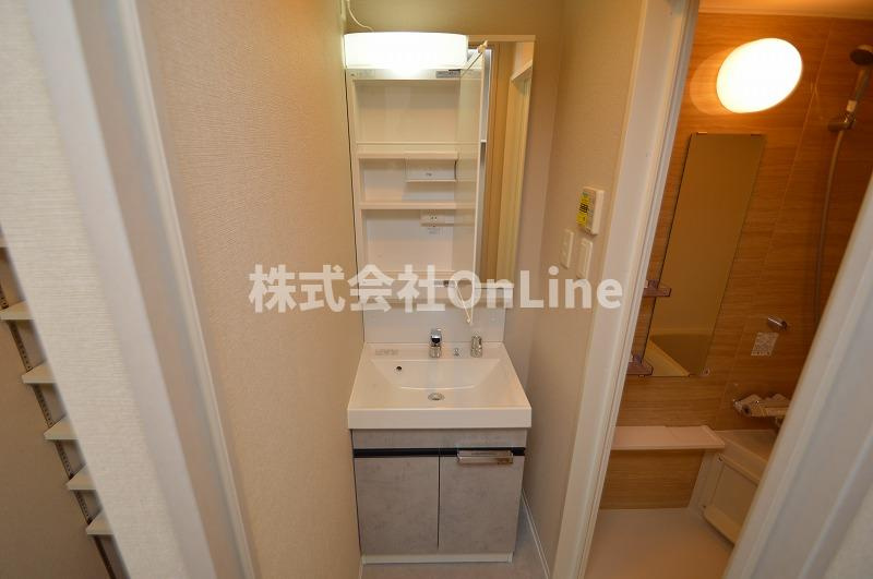 東大阪市長瀬町１丁目の賃貸マンションの洗面所