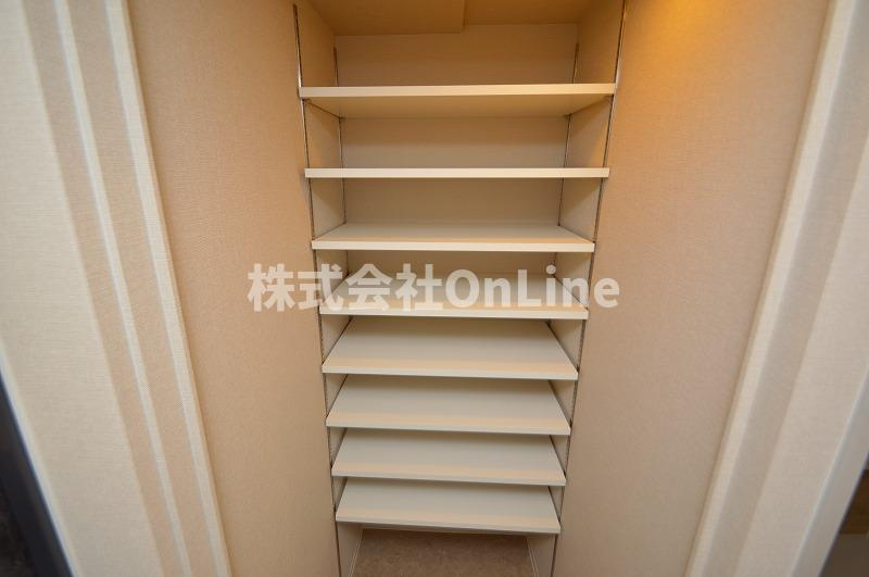 東大阪市長瀬町１丁目の賃貸マンションの収納