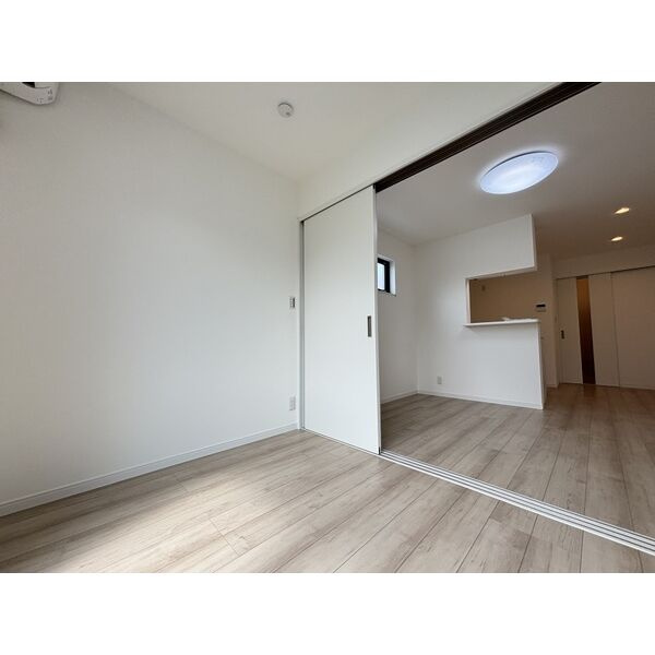 ココングランジュール吹田垂水町の洋室
