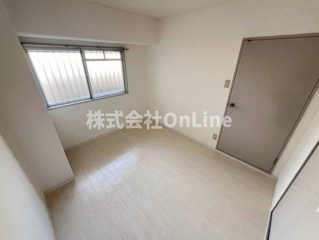 東大阪市荒本新町の賃貸マンションの洋室