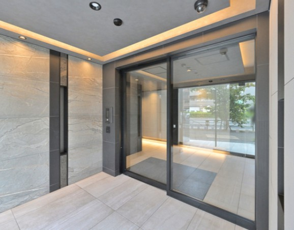 Ｍ−ＲＥＳＩＤＥＮＣＥ西巣鴨のエントランス