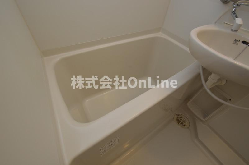 東大阪市宝持１丁目の賃貸マンションの浴室