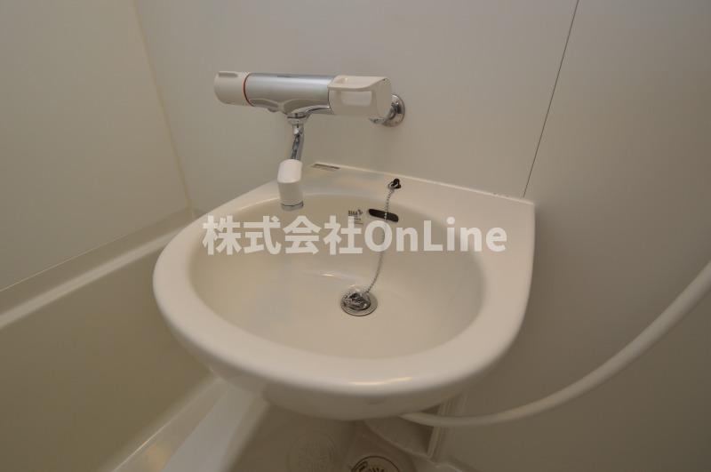 東大阪市宝持１丁目の賃貸マンションの洗面所