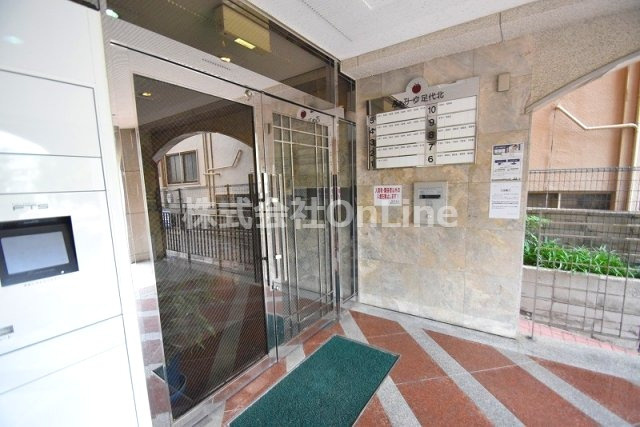 東大阪市足代北２丁目の賃貸マンションのエントランス