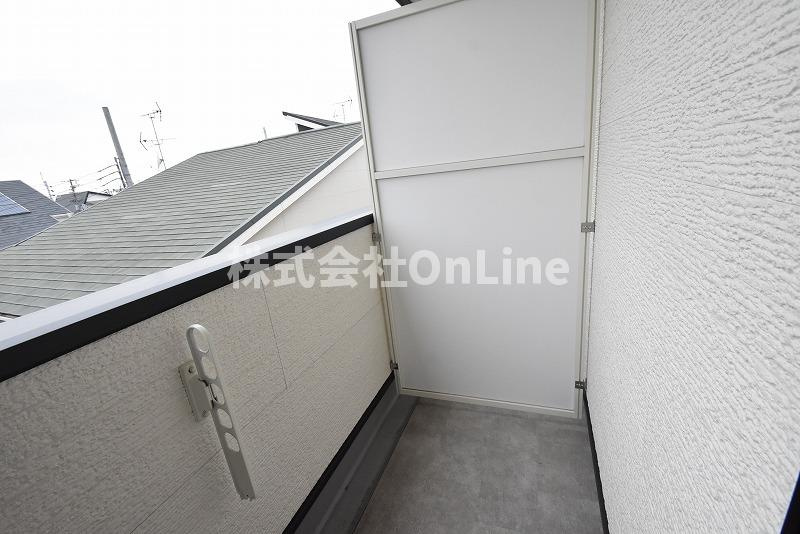 東大阪市大蓮東２丁目のアパートのバルコニー