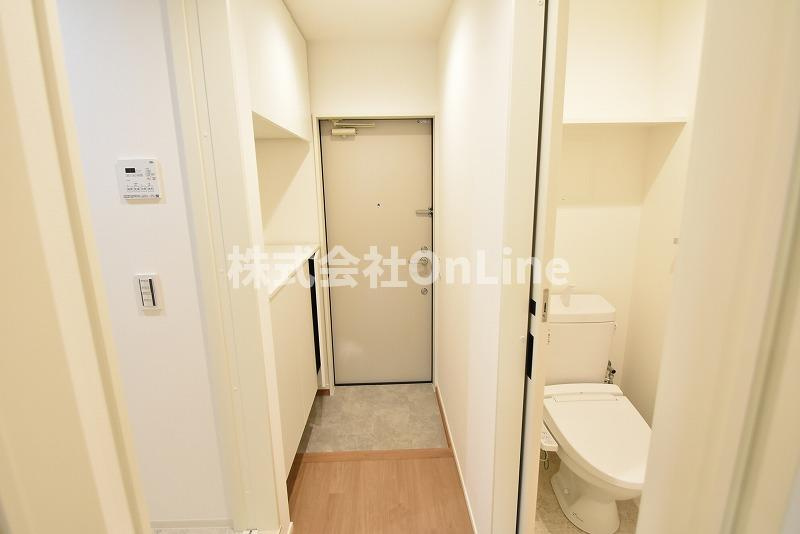 東大阪市大蓮東２丁目のアパートの玄関