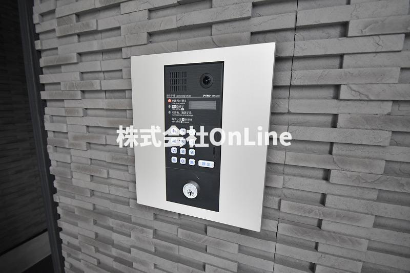 東大阪市大蓮東２丁目のアパートのエントランス