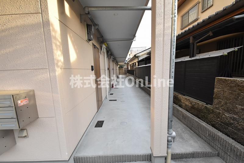 東大阪市衣摺３丁目のアパートのロビー