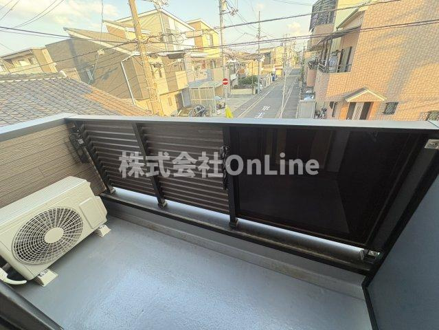東大阪市俊徳町１丁目のアパートのバルコニー