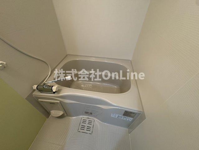 東大阪市俊徳町１丁目のアパートの浴室