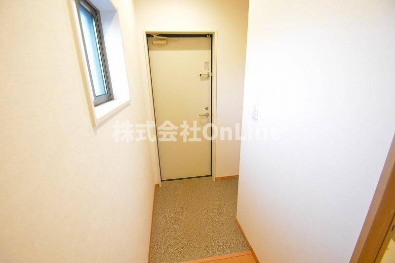 東大阪市高井田元町２丁目のアパートの玄関