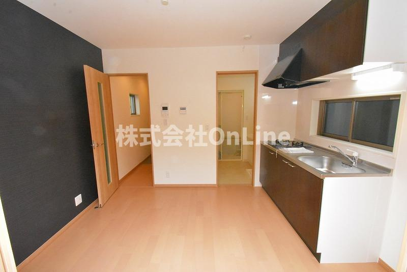 東大阪市高井田元町２丁目のアパートの居間・リビング