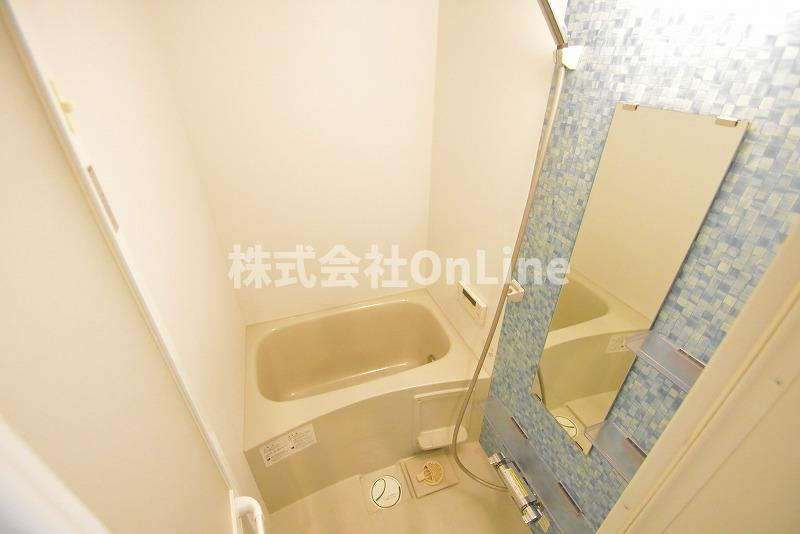 東大阪市高井田元町２丁目のアパートの浴室