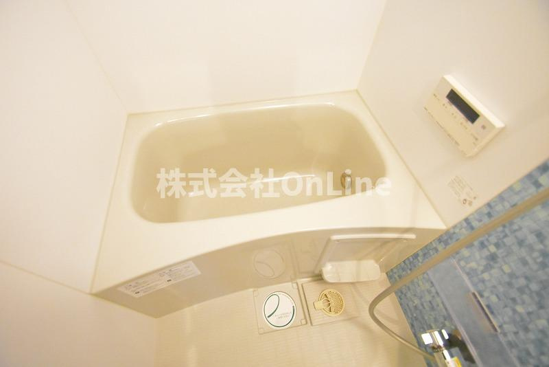 東大阪市高井田元町２丁目のアパートの浴室