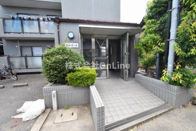 東大阪市若江北町３丁目の賃貸マンションのエントランス