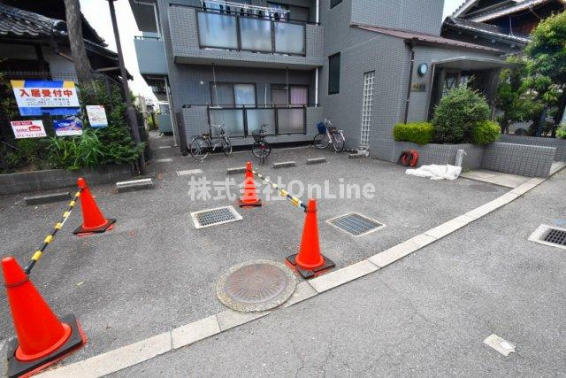 東大阪市若江北町３丁目の賃貸マンションの駐車場