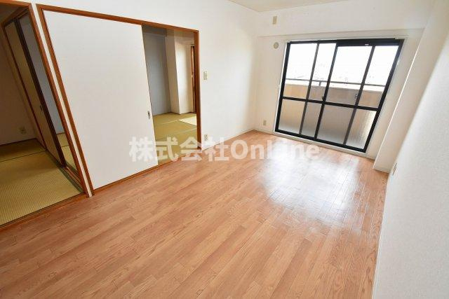 東大阪市西堤本通東３丁目の賃貸マンションの内装