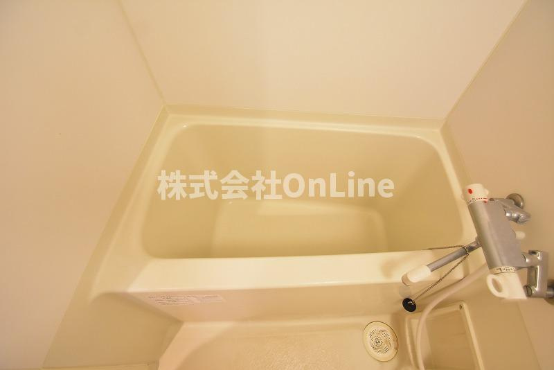 東大阪市中新開２丁目の賃貸マンションの浴室