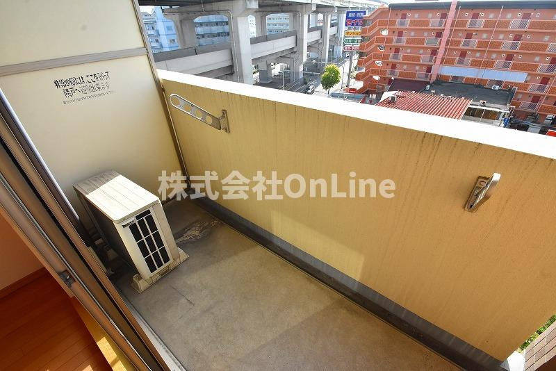 東大阪市中新開２丁目の賃貸マンションのバルコニー