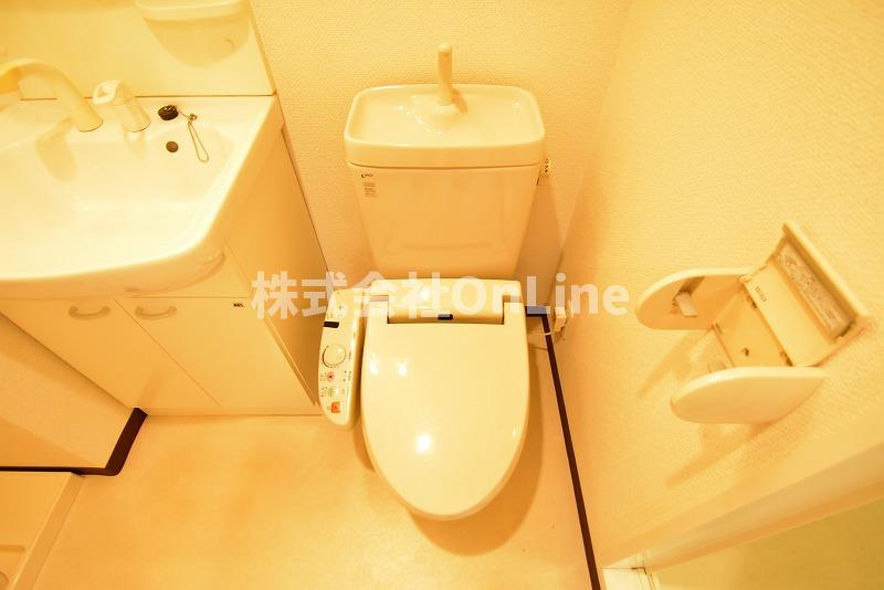 東大阪市中新開２丁目の賃貸マンションのトイレ