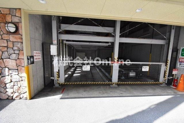東大阪市中新開２丁目の賃貸マンションの駐車場