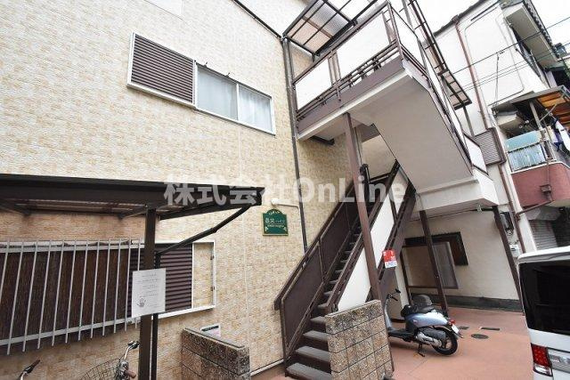 東大阪市柏田西１丁目の賃貸マンションのエントランス