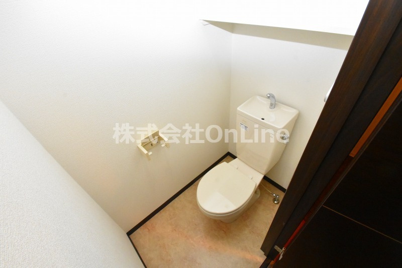東大阪市荒本新町の賃貸マンションのトイレ