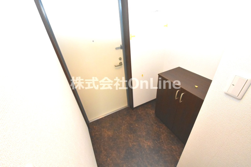 東大阪市荒本新町の賃貸マンションの玄関