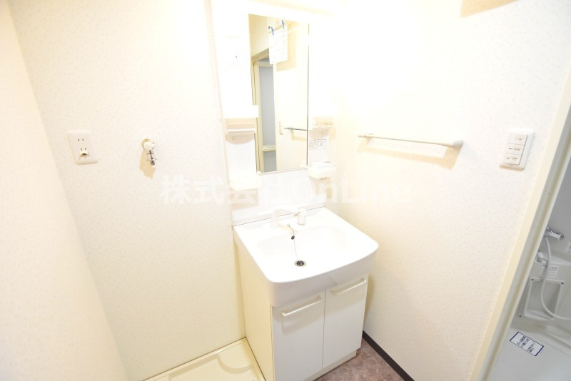 東大阪市荒本新町の賃貸マンションの独立洗面台