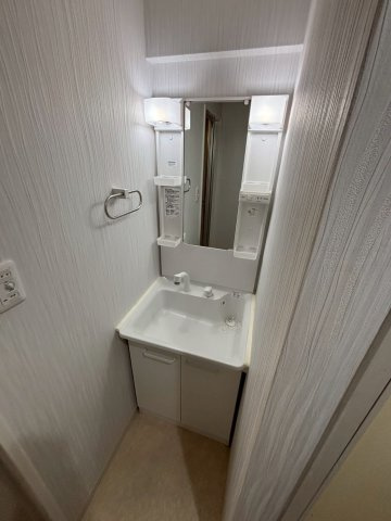 カンタル御影の洗面所|同物件別部屋写真