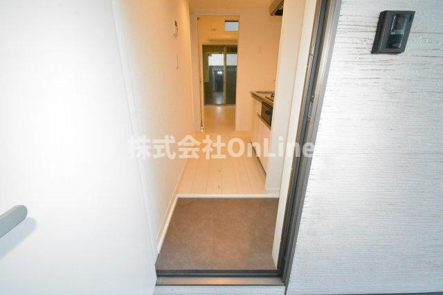 東大阪市中鴻池町１丁目のアパートの玄関
