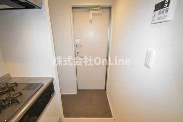 東大阪市中鴻池町１丁目のアパートの玄関