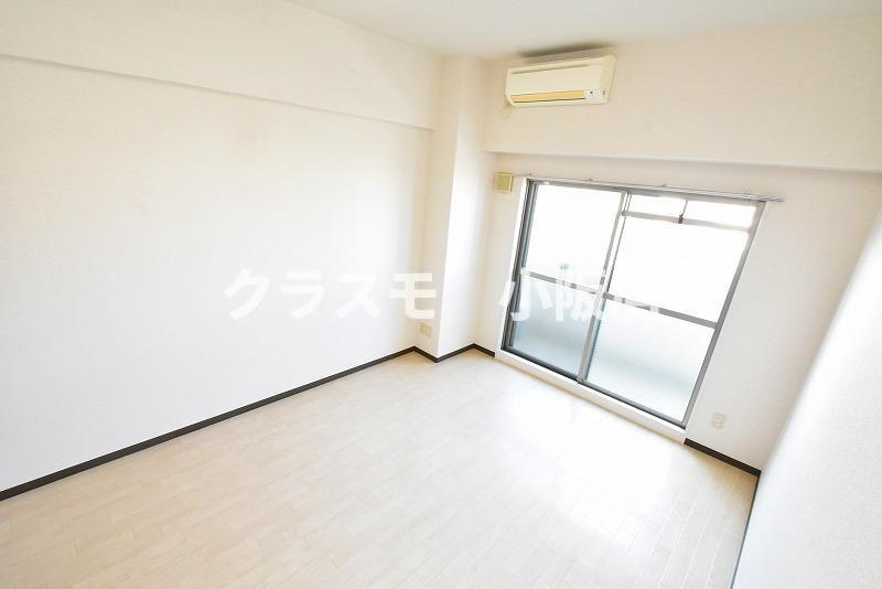 東大阪市高井田西１丁目の賃貸マンションの居間・リビング