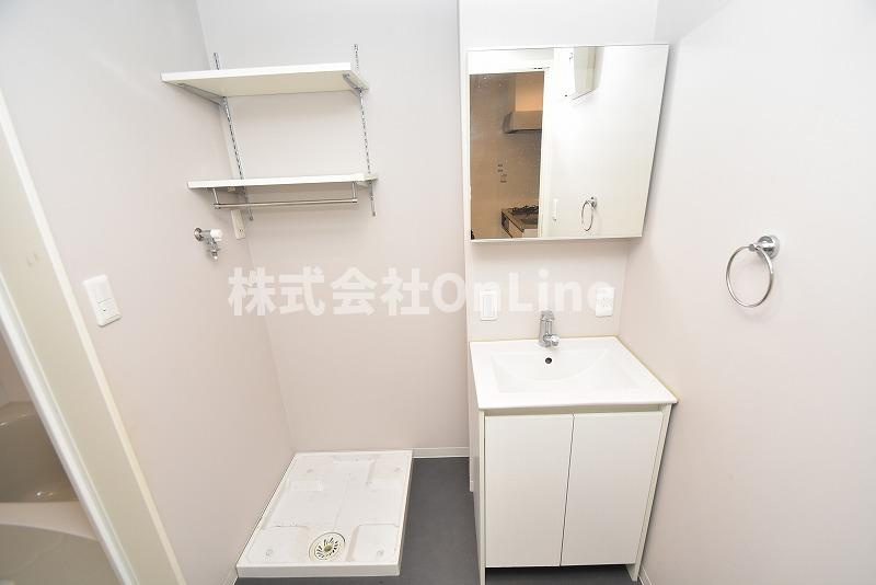 東大阪市寿町２丁目のアパートの洗面所