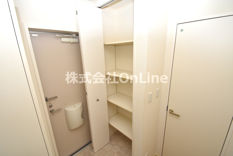 東大阪市御厨３丁目のアパートの収納