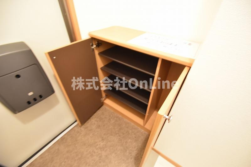 東大阪市花園東町２丁目のアパートの収納