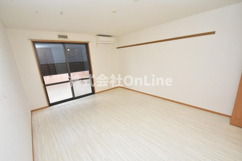 東大阪市花園東町２丁目のアパートの居間・リビング