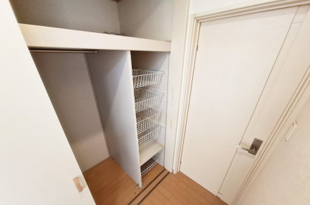 岸和田市上松町1丁目　中古戸建の収納|9.25帖CL

