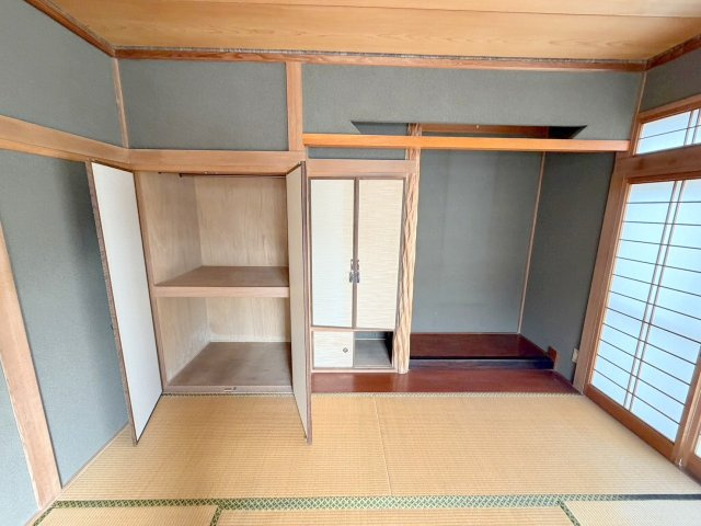 呉市広三芦２丁目の一戸建ての収納