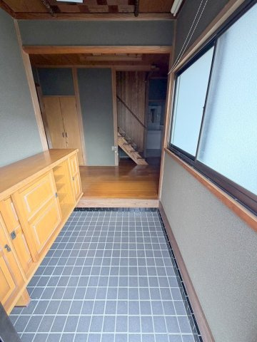 呉市広三芦２丁目の一戸建ての玄関