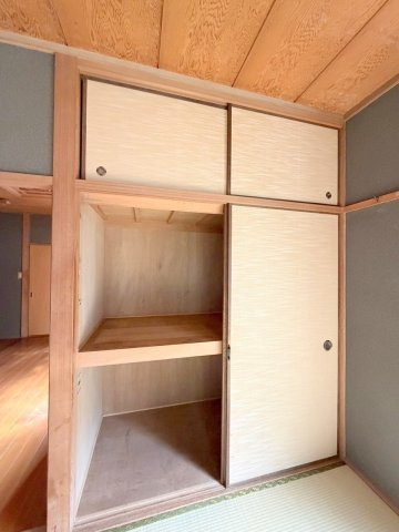 呉市広三芦２丁目の一戸建ての収納