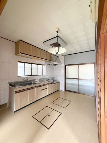 呉市広三芦２丁目の一戸建ての居間・リビング