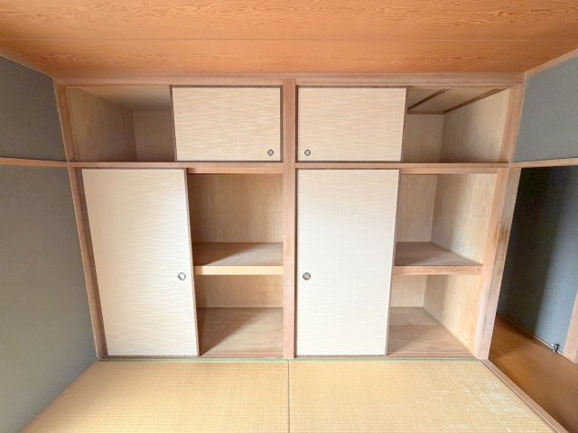 呉市広三芦２丁目の一戸建ての収納