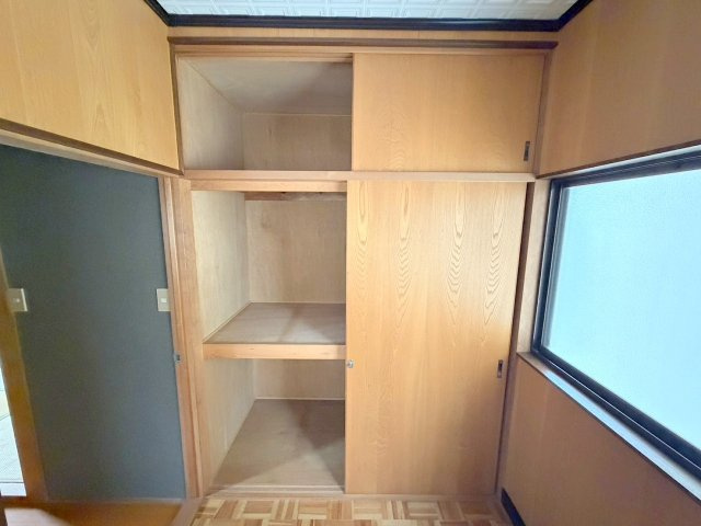 呉市広三芦２丁目の一戸建ての収納