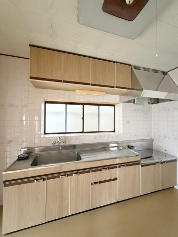 呉市広三芦２丁目の一戸建てのキッチン